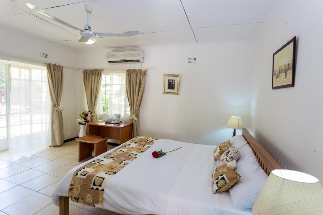 The Ad Lib Executive Lodge Lilongwe Bagian luar foto