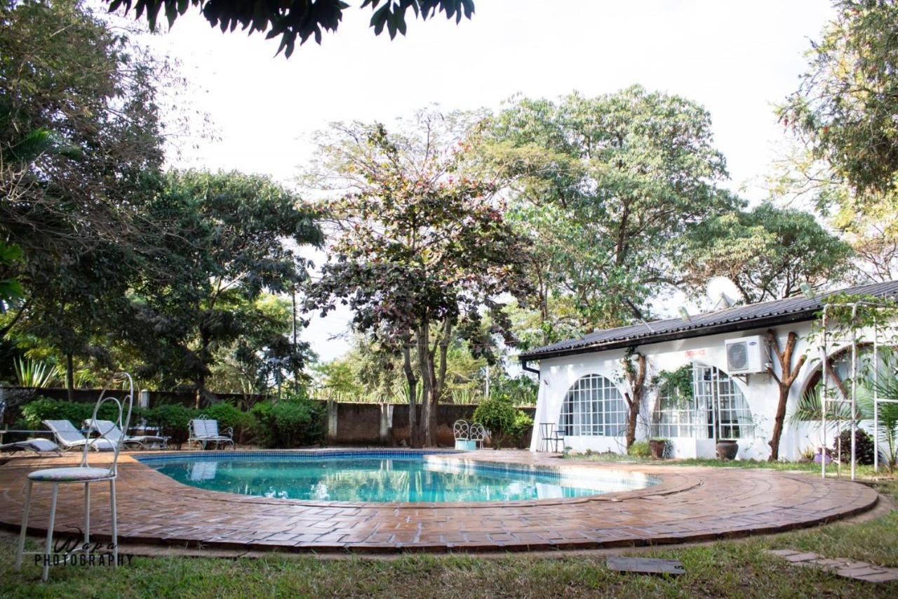 The Ad Lib Executive Lodge Lilongwe Bagian luar foto