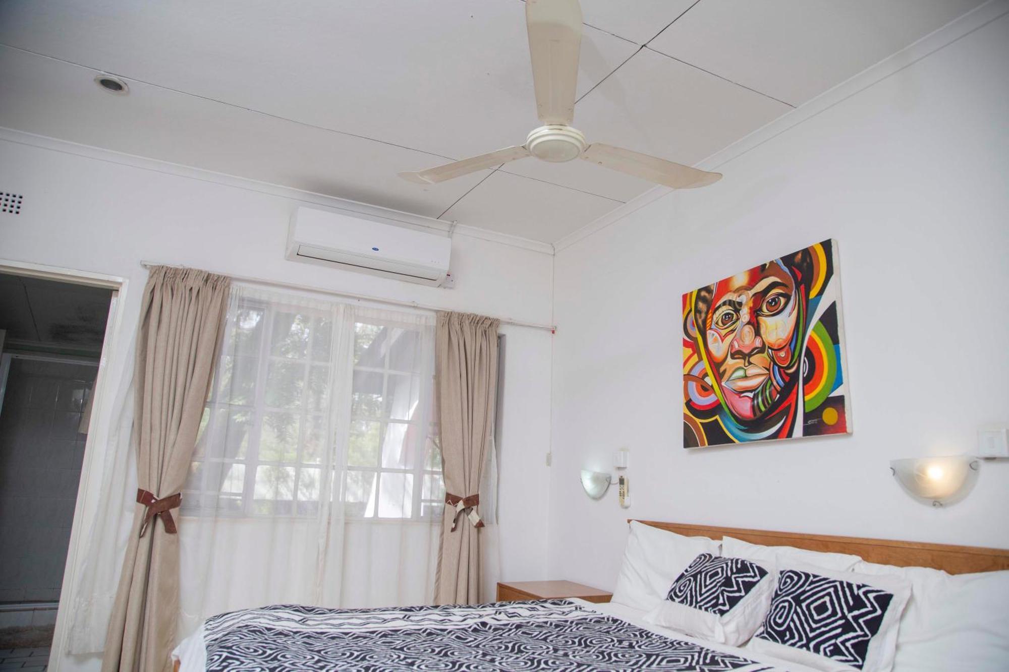 The Ad Lib Executive Lodge Lilongwe Bagian luar foto
